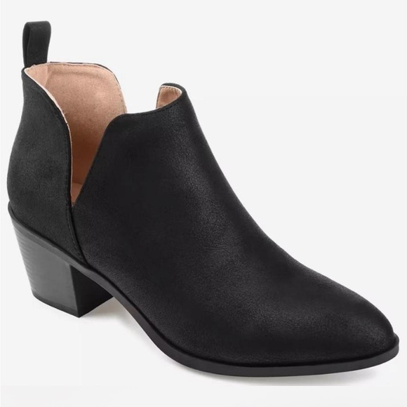 Journee Collection Classic Black Ankle Boots - Women’s size 9 - Picture 1 of 4